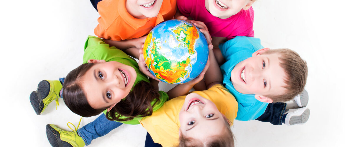 group smiling kids sitting floor circle with globe his hands isolated white 1170x500 - 2024 BİLSEM ÖN DEĞERLENDİRME SONUÇLARI NE ZAMAN AÇIKLANACAK?